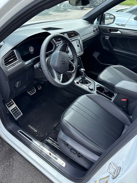 Thumbnail: 2023 Volkswagen Tiguan - 2
