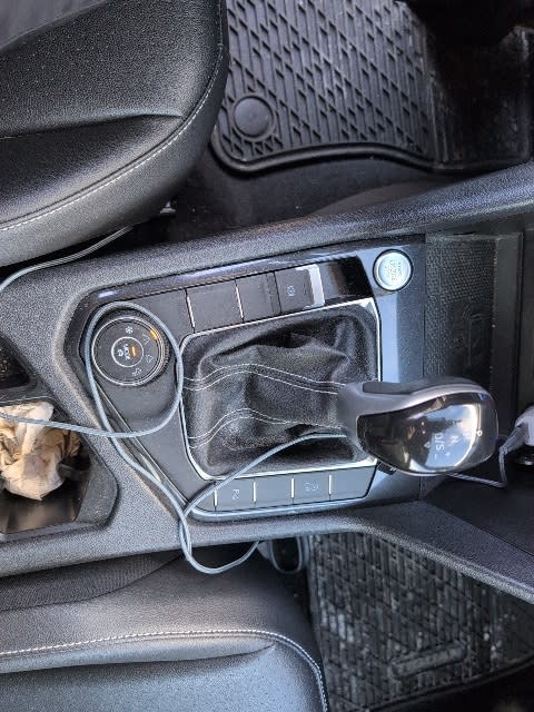 Thumbnail: 2022 Volkswagen Tiguan - 9