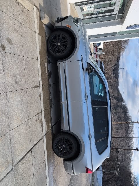 Thumbnail: 2022 Volkswagen Tiguan - 11