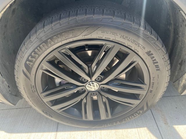 Thumbnail: 2022 Volkswagen Tiguan - 7