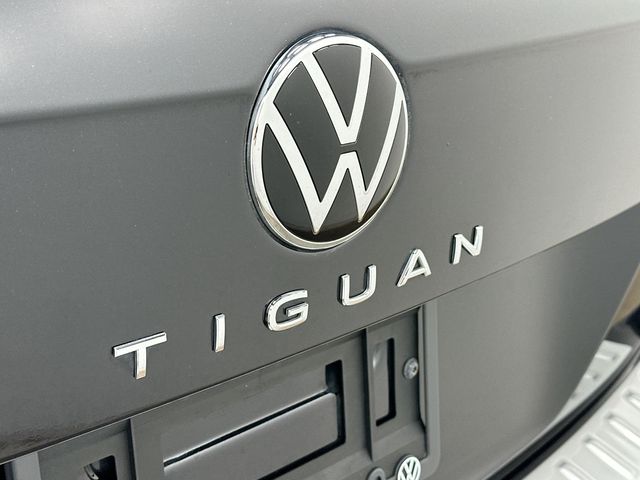 Thumbnail: 2022 Volkswagen Tiguan - 7