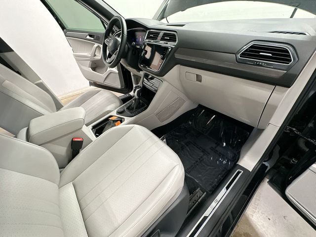 Thumbnail: 2022 Volkswagen Tiguan - 14