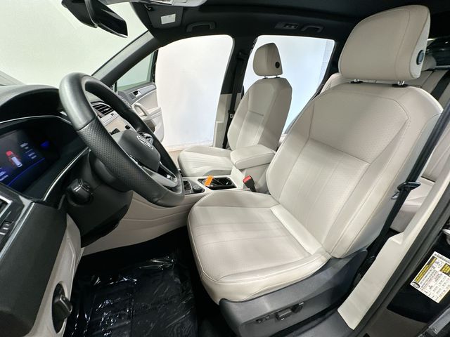 Thumbnail: 2022 Volkswagen Tiguan - 26