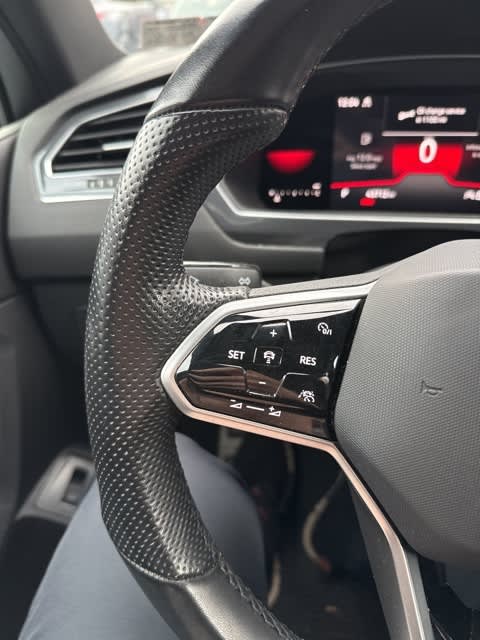 Thumbnail: 2022 Volkswagen Tiguan - 17