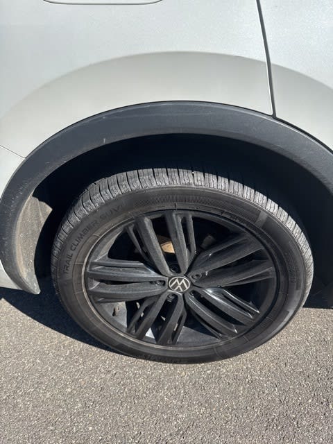 Thumbnail: 2022 Volkswagen Tiguan - 13