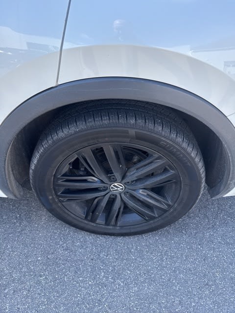 Thumbnail: 2022 Volkswagen Tiguan - 15