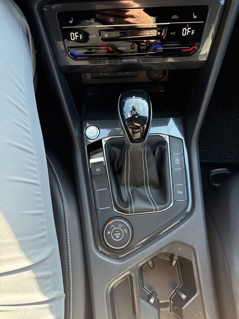 Thumbnail: 2022 Volkswagen Tiguan - 9