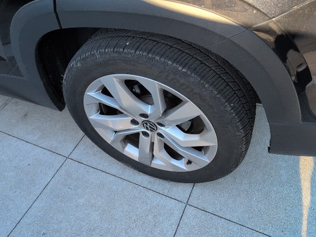 Thumbnail: 2023 Volkswagen Taos - 14