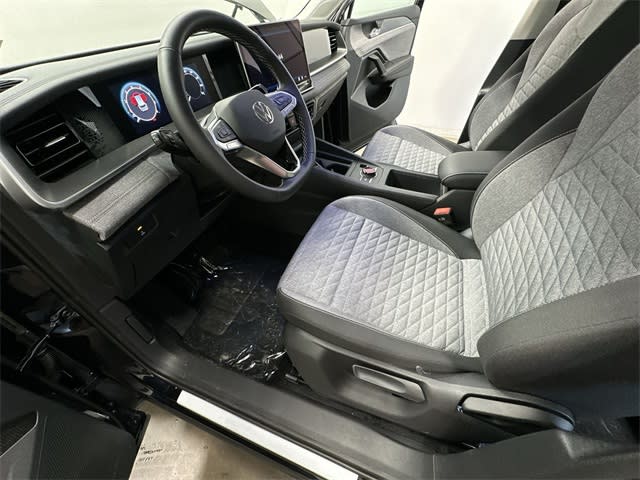 Thumbnail: 2025 Volkswagen Tiguan - 10