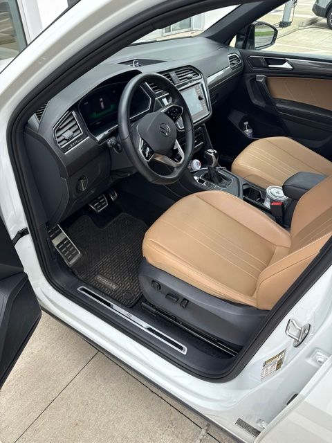Thumbnail: 2023 Volkswagen Tiguan - 2