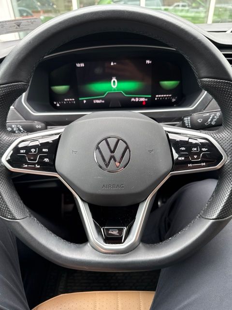 Thumbnail: 2023 Volkswagen Tiguan - 16