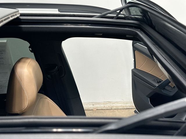 Thumbnail: 2023 Volkswagen Tiguan - 15