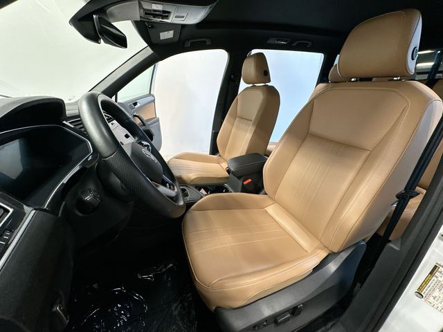 Thumbnail: 2023 Volkswagen Tiguan - 12