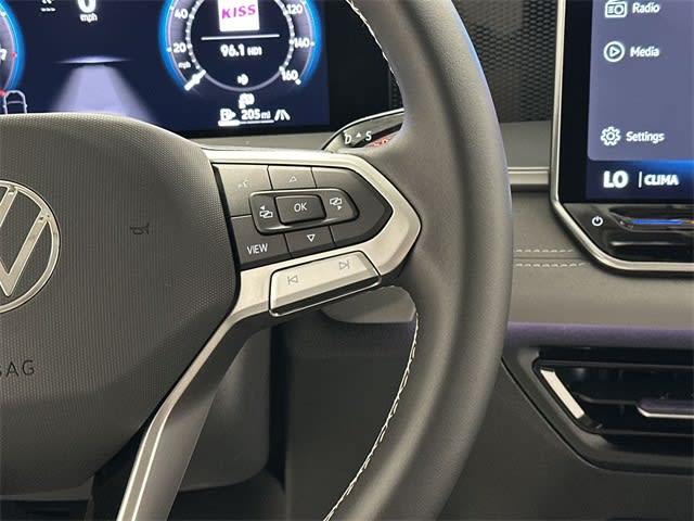 Thumbnail: 2025 Volkswagen Tiguan - 18