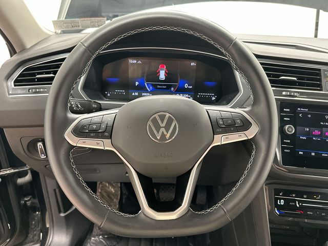Thumbnail: 2024 Volkswagen Tiguan - 2