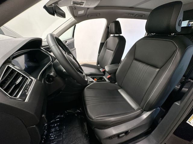 Thumbnail: 2024 Volkswagen Tiguan - 12