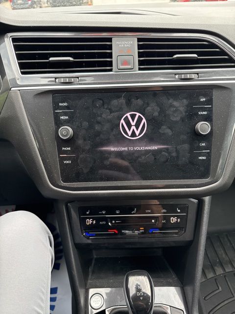 Thumbnail: 2023 Volkswagen Tiguan - 8