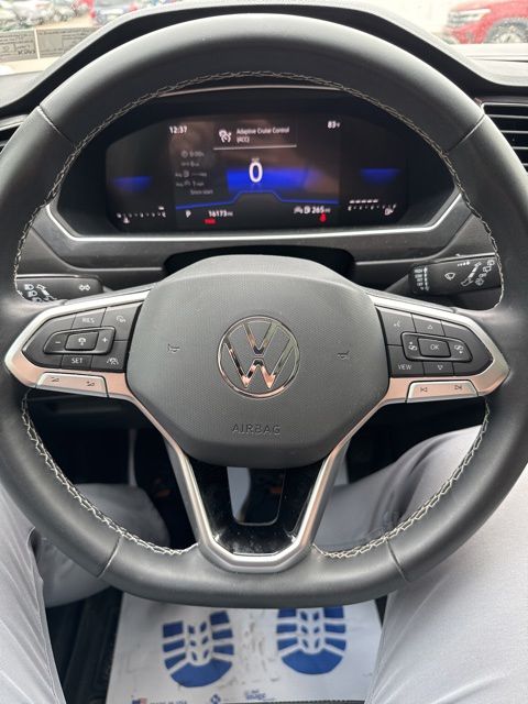 Thumbnail: 2023 Volkswagen Tiguan - 17