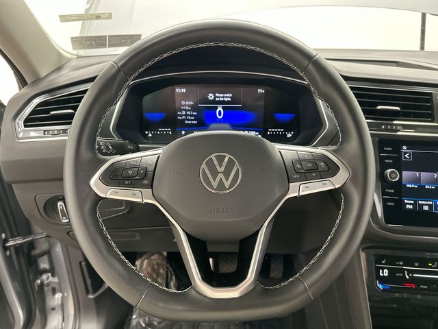 Thumbnail: 2023 Volkswagen Tiguan - 2