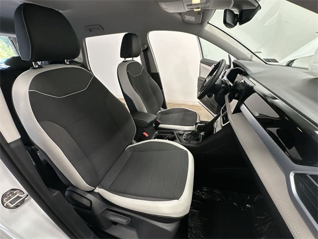 Thumbnail: 2025 Volkswagen Taos - 25