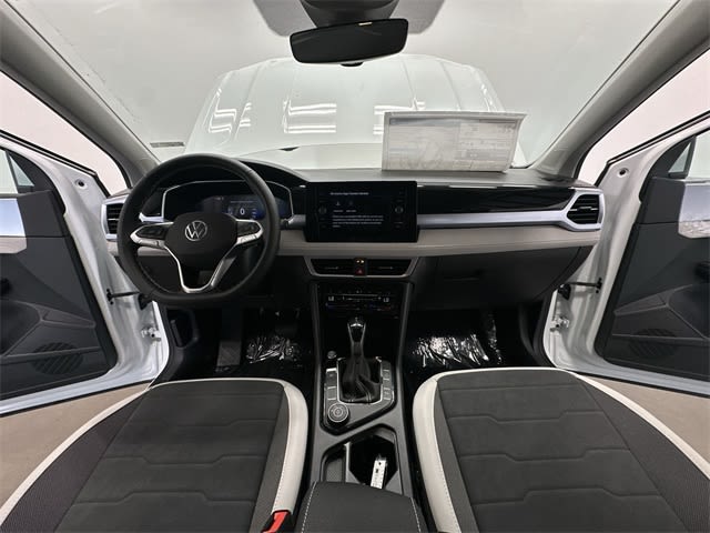 Thumbnail: 2025 Volkswagen Taos - 9