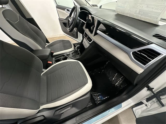 Thumbnail: 2025 Volkswagen Taos - 24