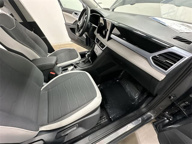 Thumbnail: 2025 Volkswagen Taos - 25