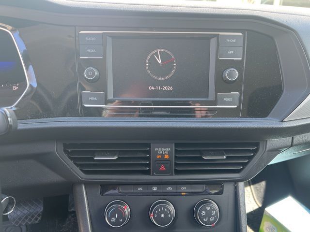 Thumbnail: 2022 Volkswagen Jetta - 19