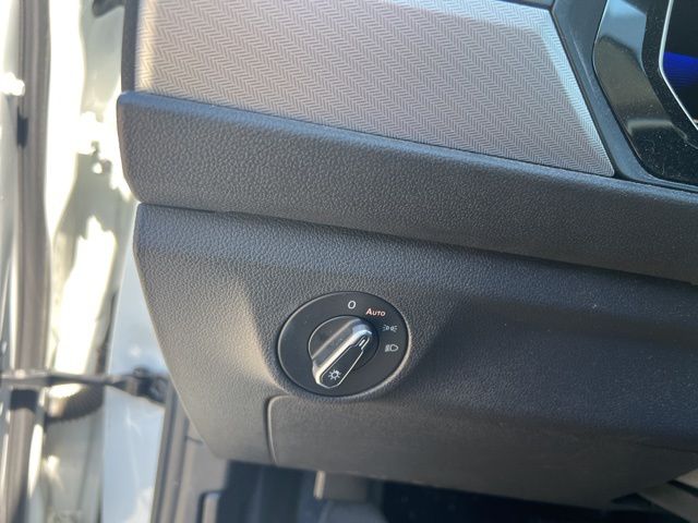 Thumbnail: 2022 Volkswagen Jetta - 20