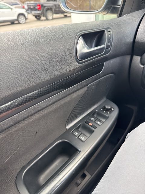 Thumbnail: 2012 Volkswagen Jetta - 18