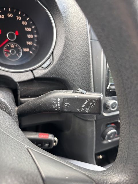 Thumbnail: 2012 Volkswagen Jetta - 15