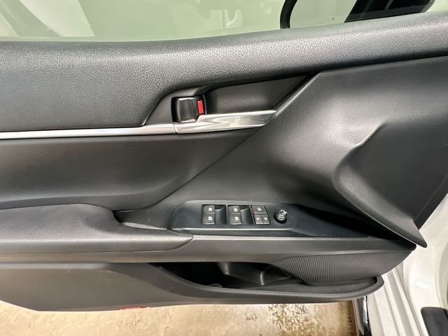 Thumbnail: 2020 Toyota Camry - 24
