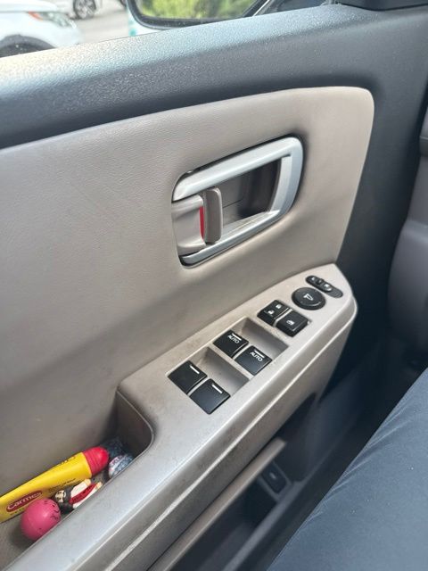 Thumbnail: 2011 Honda Pilot - 18