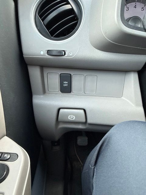 Thumbnail: 2011 Honda Pilot - 17