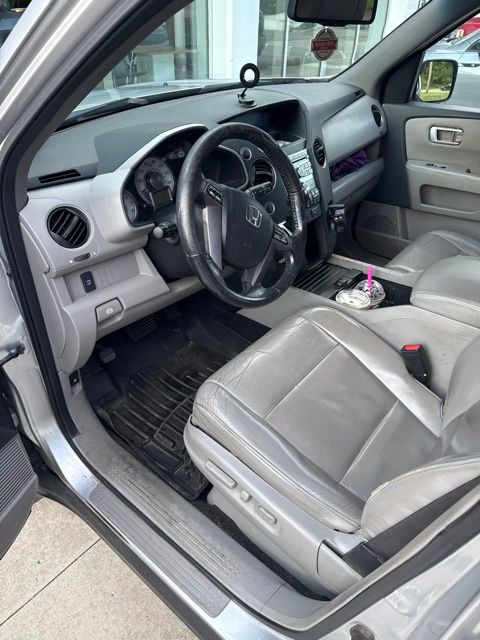 Thumbnail: 2011 Honda Pilot - 2