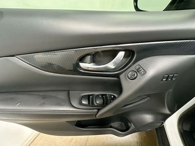 Thumbnail: 2019 Nissan Rogue - 26