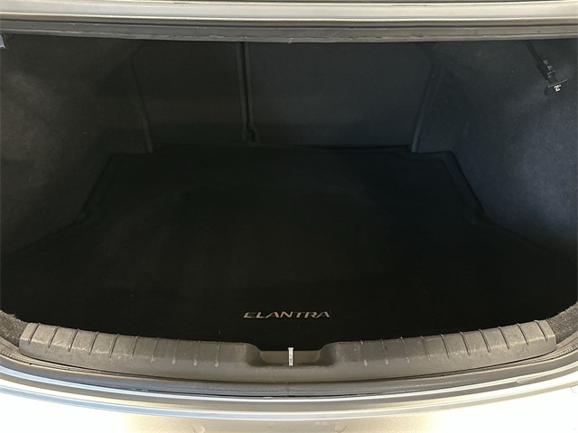 Thumbnail: 2018 Hyundai Elantra - 16