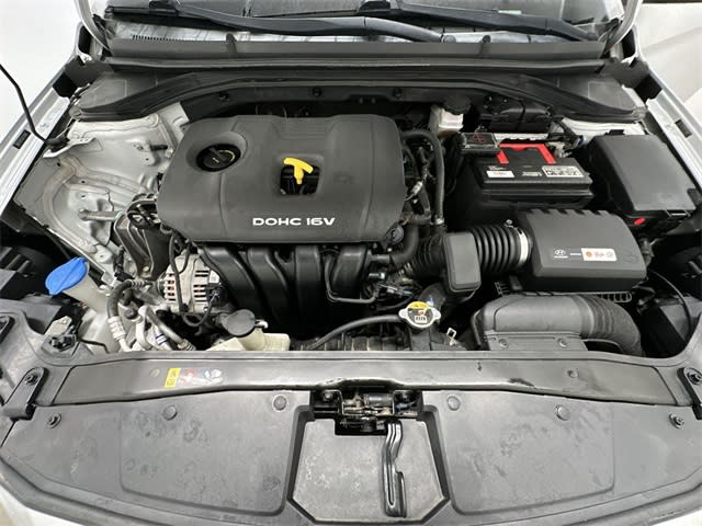 Thumbnail: 2018 Hyundai Elantra - 9