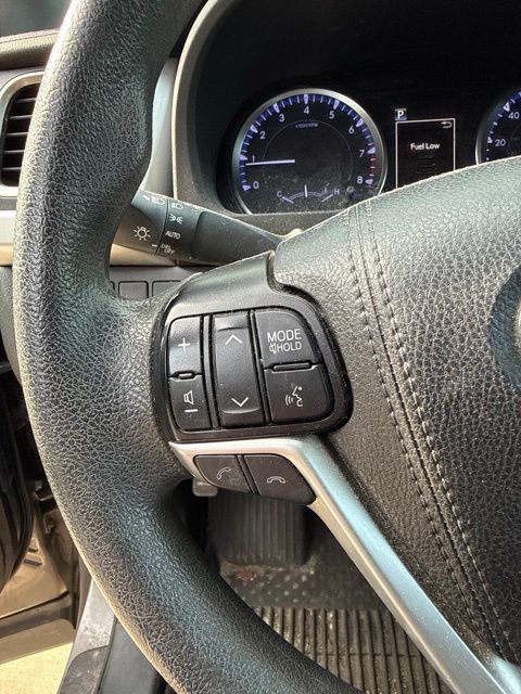 Thumbnail: 2019 Toyota Highlander - 17
