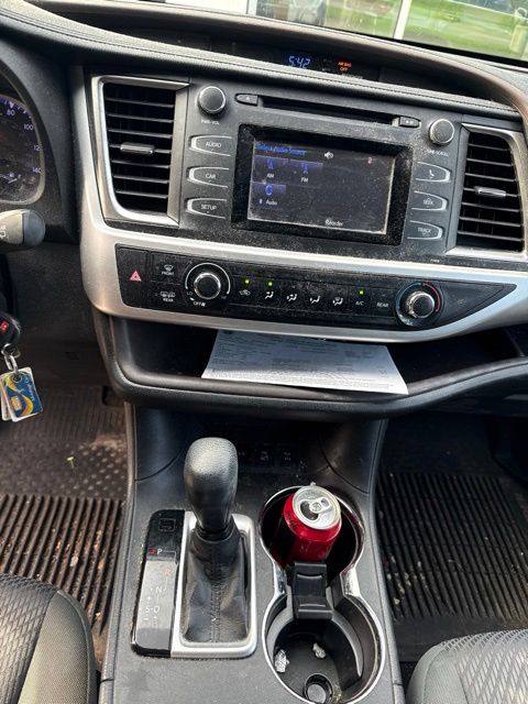 Thumbnail: 2019 Toyota Highlander - 19