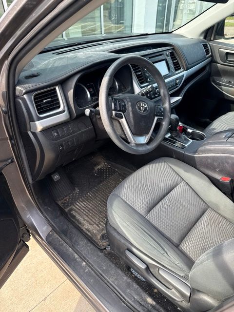 Thumbnail: 2019 Toyota Highlander - 2