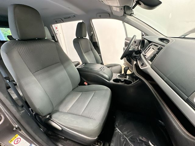 Thumbnail: 2019 Toyota Highlander - 24