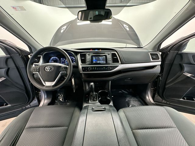 Thumbnail: 2019 Toyota Highlander - 10