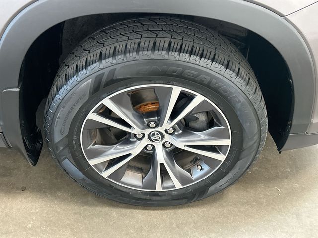 Thumbnail: 2019 Toyota Highlander - 8