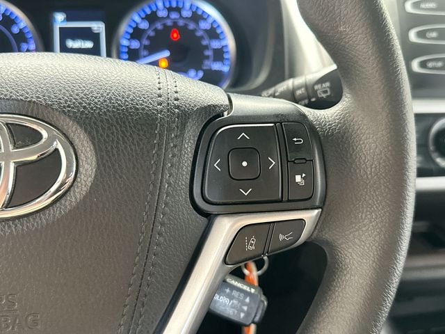 Thumbnail: 2019 Toyota Highlander - 20