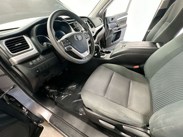 Thumbnail: 2019 Toyota Highlander - 11