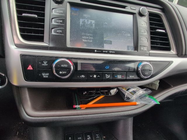 Thumbnail: 2017 Toyota Highlander - 19