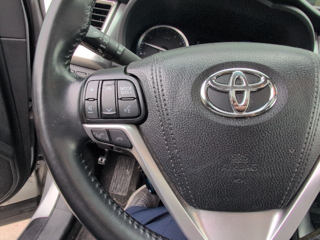 Thumbnail: 2017 Toyota Highlander - 20