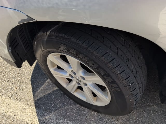 Thumbnail: 2013 Toyota Highlander - 16