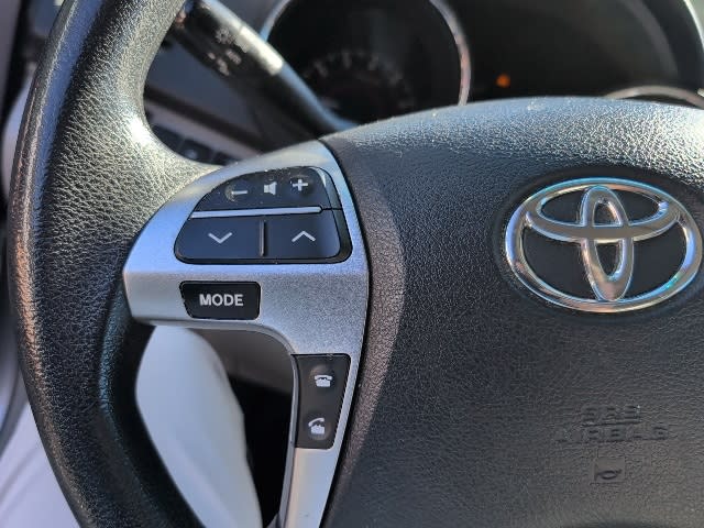 Thumbnail: 2013 Toyota Highlander - 17